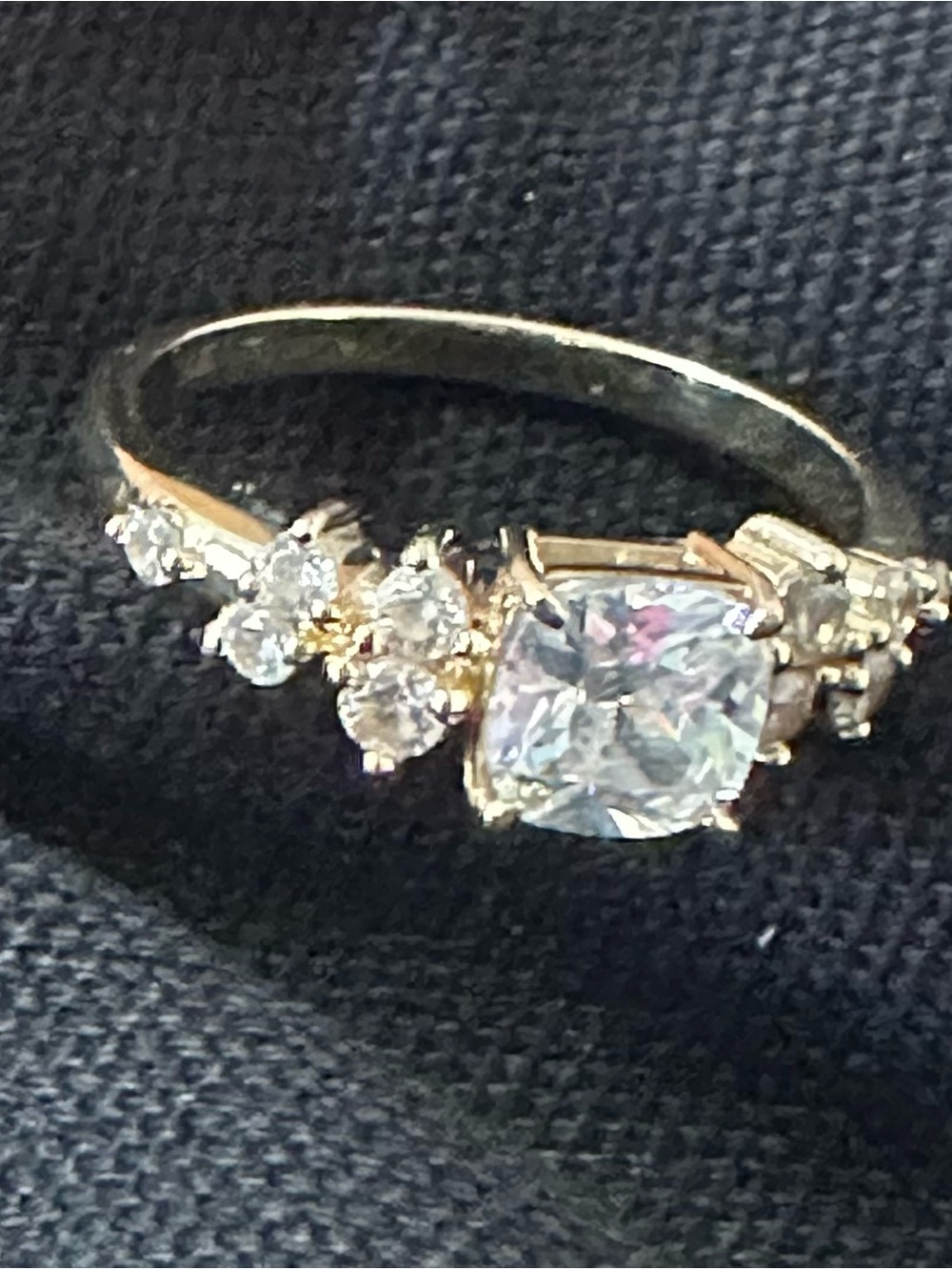 14k yellow gold Cubic Zirconia Engagement Ring - White - Picture 4 of 4